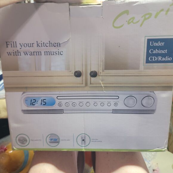 Gpx Capri Under Cabinet CD Player/Radio Mp3 Ready Space Saver AM /FM *New in Box - Picture 1 of 16